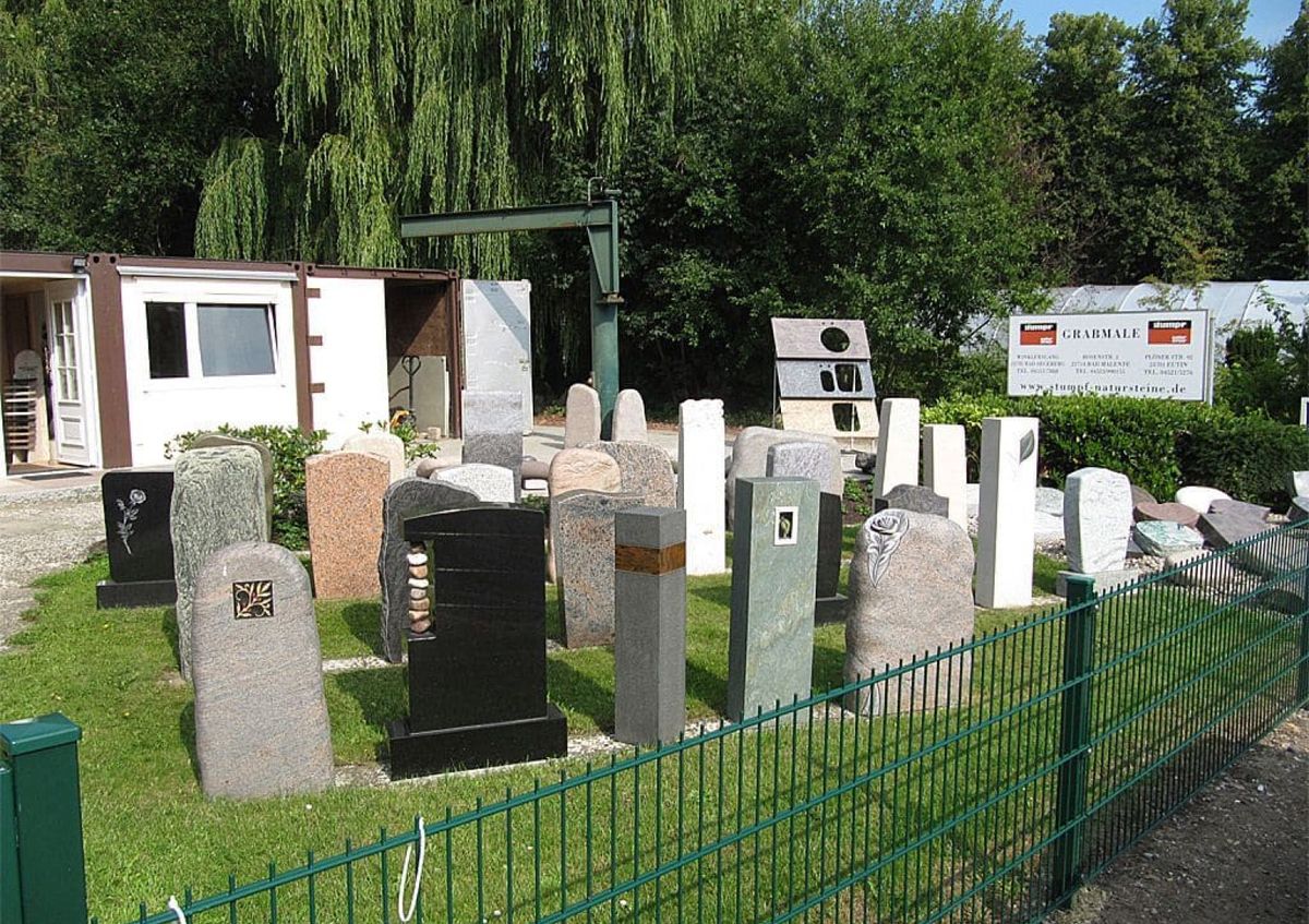 Ausstellung von Grabsteinen